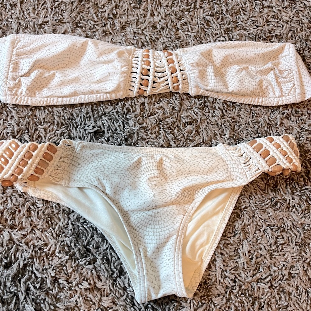 Medium rip curl top and bottom